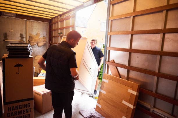 <h2><strong>Your Trusted Partner for Stress-Free Moving</strong></h2>
<p>At <strong>Move with Movers...